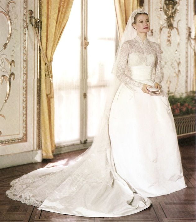 Điều bí ẩn gì đằng sau mẫu váy cưới Công nương Grace Kelly khiến cả thế giới sau 60 năm vẫn mê mẩn đến vậy - Ảnh 1.
