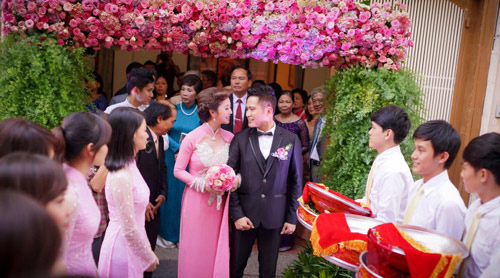 Mỹ nhân Việt 2 lần đò nhưng đám cưới lần sau lại hoành tráng và được mong đợi hơn đám trước - Ảnh 3.