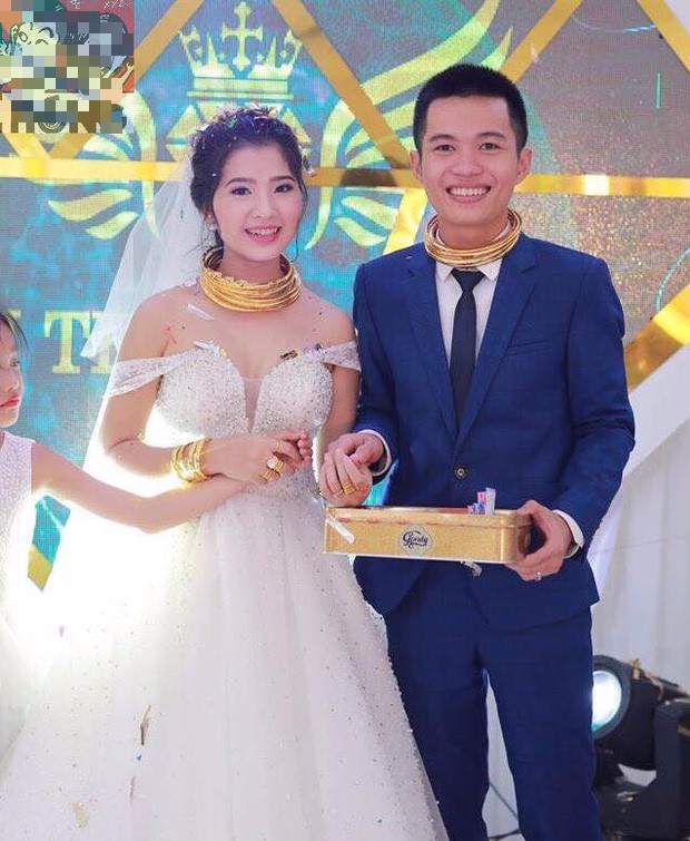 Những đám cưới “tặng vàng nặng cả cân” đeo trĩu cổ, cô dâu không còn là nhân vật chính - Ảnh 12. Những đám cưới “tặng vàng nặng cả cân” đeo trĩu cổ, cô dâu không còn là nhân vật chính - Ảnh 12.