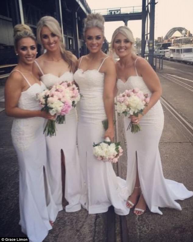 Khách hoang mang nhìn 4 cô gái mặc đầm trắng, cầm hoa, không biết ai là cô dâu cho đến khi… - Ảnh 6.