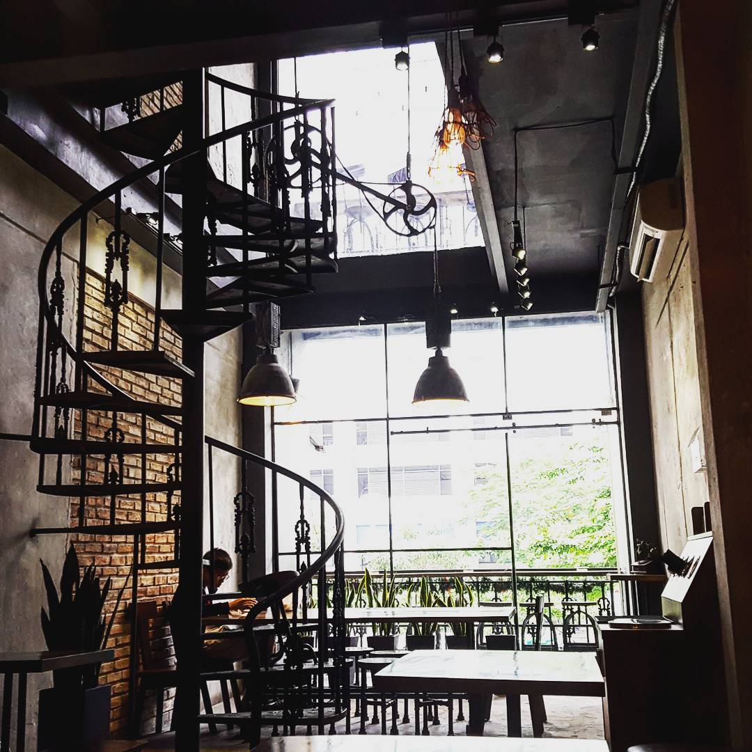 7 qu&aacute;n cafe c&oacute; ban c&ocirc;ng cực hay ho để ngồi l&igrave; cả buổi kh&ocirc;ng biết ch&aacute;n ở S&agrave;i G&ograve;n - Ảnh 22.