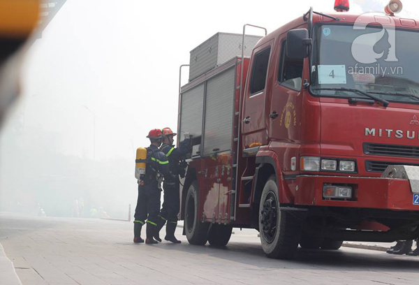  Dân văn phòng tá hỏa chạy thoát khỏi đám cháy giả định tại tòa nhà cao thứ 2 Việt Nam - Ảnh 11.