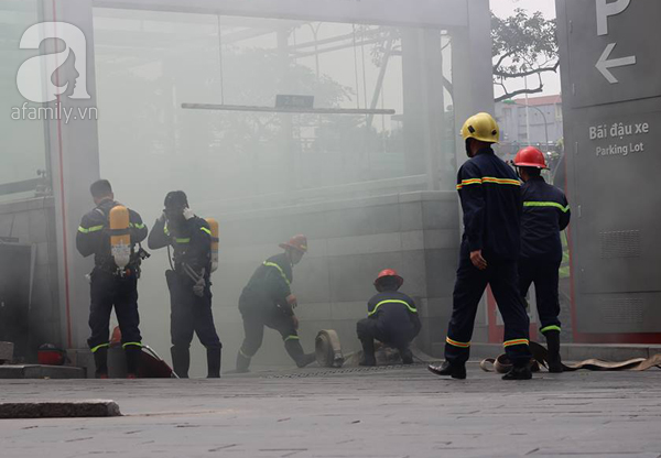  Dân văn phòng tá hỏa chạy thoát khỏi đám cháy giả định tại tòa nhà cao thứ 2 Việt Nam - Ảnh 13.