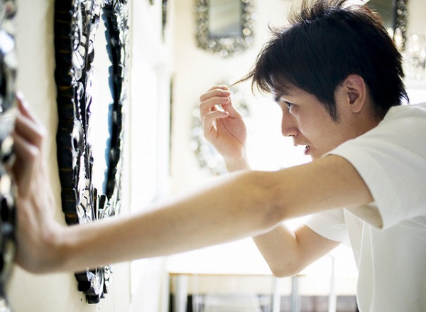 Tôi không dám tin vào mắt mình khi nhìn những bức ảnh trong điện thoại của bạn gái - Ảnh 1.