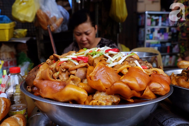 Bạn đã thử hết món ngon Campuchia ở khu chợ ẩm thực tồn tại nửa thế kỷ giữa lòng Sài Gòn? - Ảnh 7.