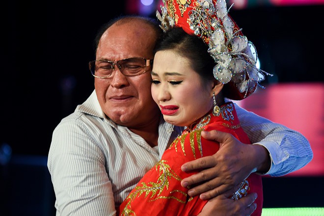 Lê Giang bị chỉ trích vì tố chồng cũ bạo hành, Lê Lộc lên tiếng: Đừng lên án ba mẹ tôi nữa! - Ảnh 4.