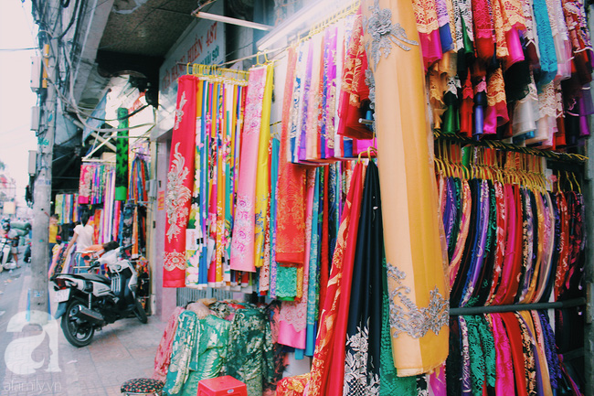Muốn mua vải may da, đừng quên ghé ngang khu chợ Soái Kình Lâm trăm năm tuổi ở Sài Gòn - Ảnh 7.