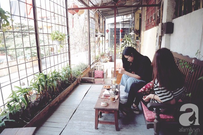 Có một quán cafe trong khu tập thể cũ, khiến ta yêu hơn những ngày Hà Nội thật là thu - Ảnh 8.