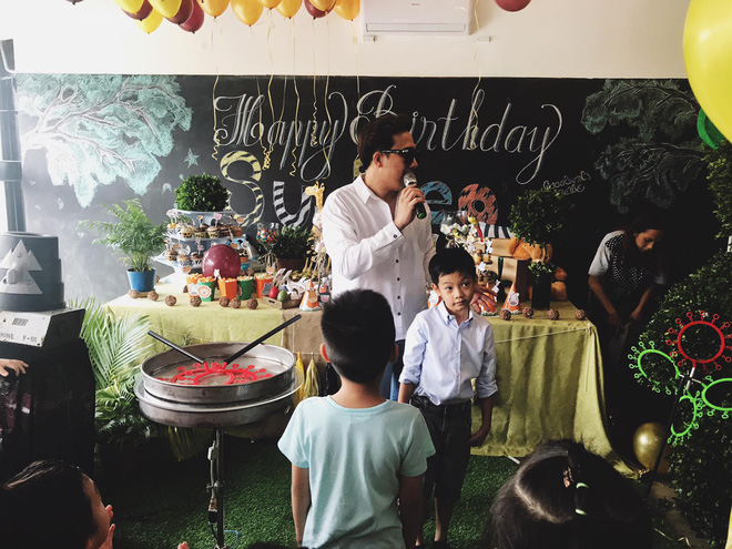 Hồ Ngọc Hà cúi người rửa chân cho con trai nhân dịp sinh nhật 7 tuổi - Ảnh 3.