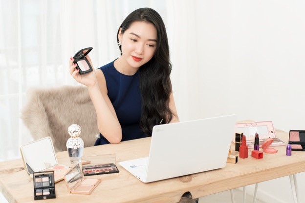 Vừa ra mắt, LG gram si&ecirc;u nhẹ đ&atilde; khiến d&acirc;n t&igrave;nh &ldquo;m&ecirc; mẩn&rdquo; - Ảnh 3.