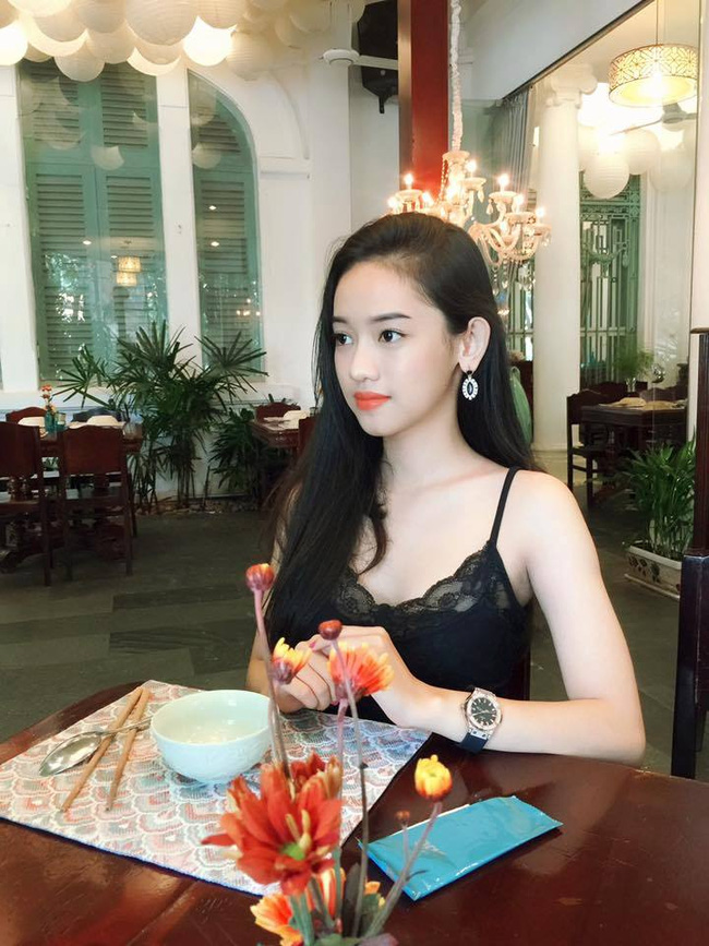 Nhìn lại hành trình tu sửa nhan sắc của cô nàng lắm chiêu Thúy Vi - Ảnh 15.