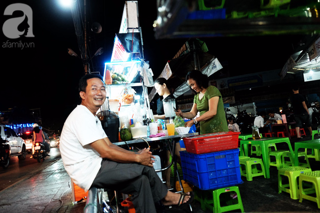 Ghé chợ hàng rong Sài Gòn nghe chuyện phố, nếm nhộn nhịp đô thành - Ảnh 4.