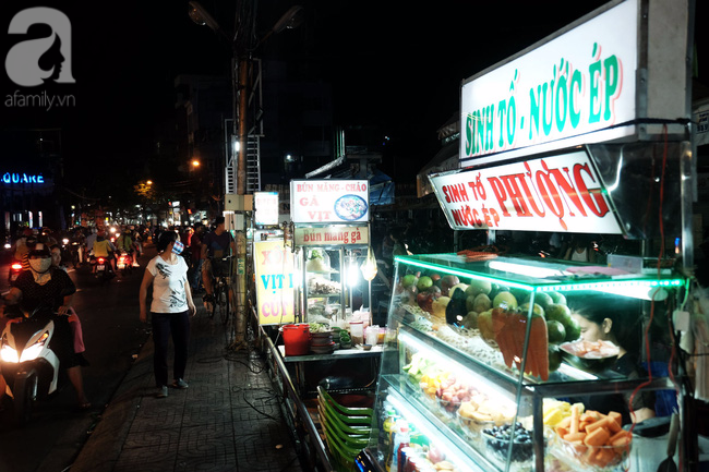 Ghé chợ hàng rong Sài Gòn nghe chuyện phố, nếm nhộn nhịp đô thành - Ảnh 16.