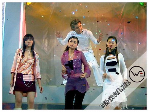 Xem lại phong cách thời trang những năm 2000 của 3 girlgroup đình đám: HAT, Mắt Ngọc, Mây Trắng - Ảnh 8.