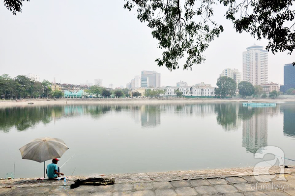 Chùm ảnh: Người dân Thủ đô tận hưởng khoảnh khắc thanh bình ở hồ Thành Công - Ảnh 6.