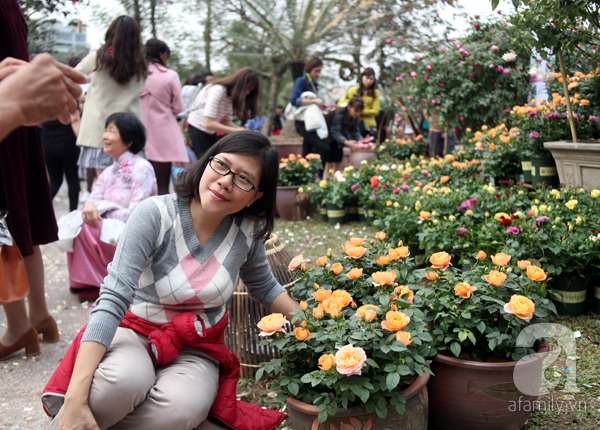 Lễ hội hoa hồng ở Hà Nội: Nhiều người tiếc rẻ vì giá vé 120.000 đồng nhưng hoa không lung linh như quảng cáo - Ảnh 7.
