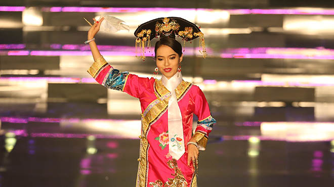 Khó tả trước nhan sắc phiên bản lỗi của Lan Khuê tại Miss Grand International - Ảnh 10.