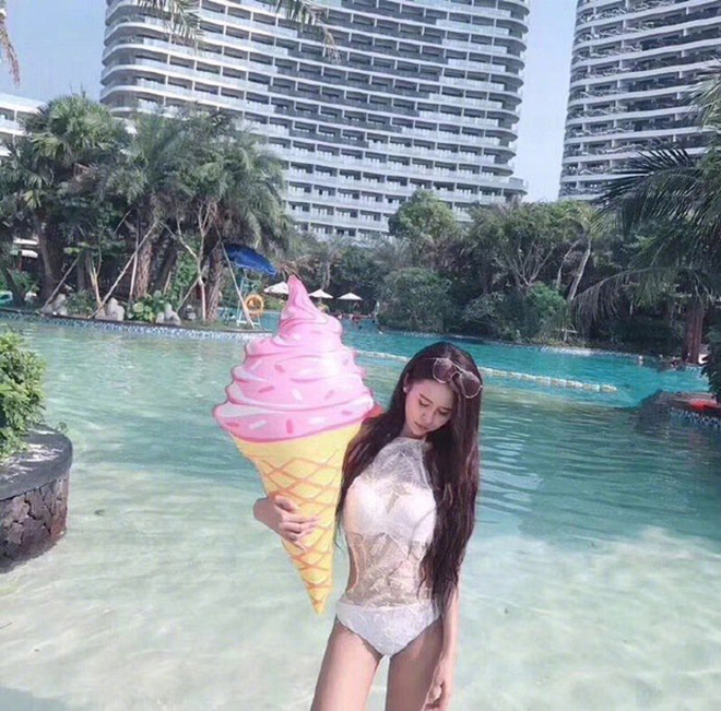 Hot girl Trung Quốc lộ mặt mộc già như bà thím trên livestream khiến các fan cuồng tá hỏa - Ảnh 12. Hot girl Trung Quốc lộ mặt mộc già như bà thím trên livestream khiến các fan cuồng tá hỏa - Ảnh 12.