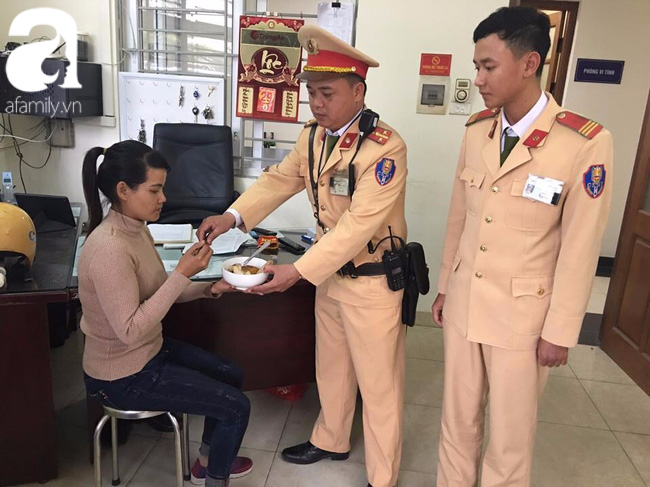 Một người phụ nữ từ Trung Quốc về ăn tết không có tiền lang thang ở Hà Nội 2 ngày liền - Ảnh 1.