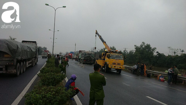 Thái Bình: Dừng xe bên đường kiểm tra lốp bị xe tải húc vào, 2 người chết - Ảnh 4.