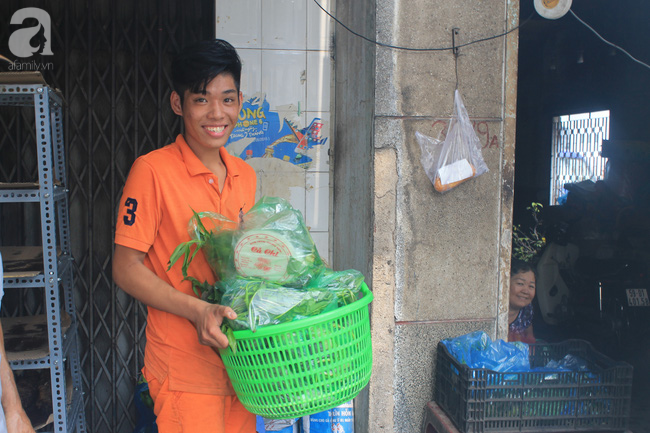 Ngày vía Thần tài, phố cá lóc nướng ở Sài Gòn bán hàng ngàn con chỉ trong buổi sáng - Ảnh 17.