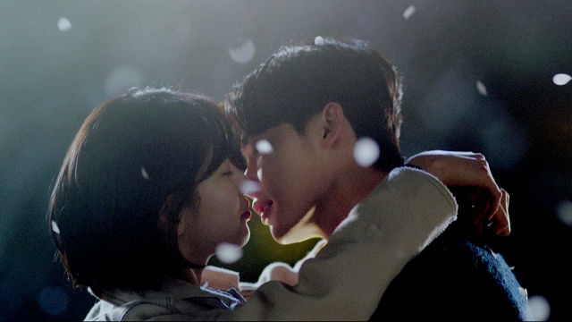 Lee Jong Suk, Suzy đẹp xuất sắc trong poster phim riêng - Ảnh 8.
