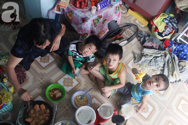 Người mẹ bán vé số vừa thất lạc đứa con út 3 tuổi ở Sài Gòn có tới 11 đứa con - Ảnh 1. Người mẹ bán vé số vừa thất lạc đứa con út 3 tuổi ở Sài Gòn có tới 11 đứa con - Ảnh 1.