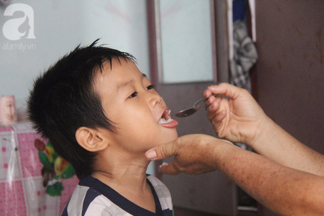 Người mẹ bán vé số vừa thất lạc đứa con út 3 tuổi ở Sài Gòn có tới 11 đứa con - Ảnh 16. Người mẹ bán vé số vừa thất lạc đứa con út 3 tuổi ở Sài Gòn có tới 11 đứa con - Ảnh 16.