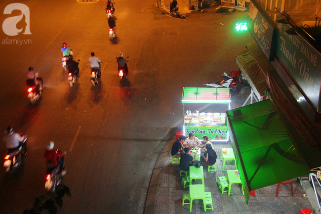 Ở con đường nội đô có vỉa hè đẹp nhất Sài Gòn, người đi bộ vẫn chẳng có chỗ mà đi - Ảnh 4.