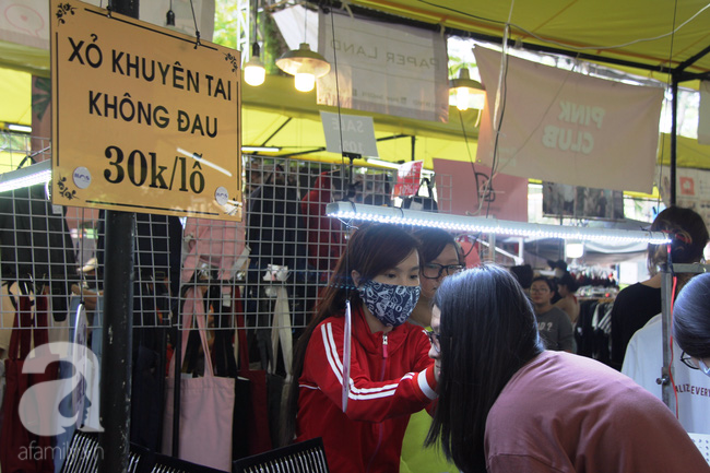 Giới trẻ Sài Gòn thích thú với phiên chợ độc đáo dịp lễ 30-4 - Ảnh 6.