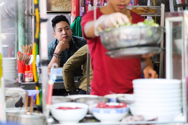 Nghỉ lễ ở Hà Nội, đến quán phở thất truyền nghe kể chuyện tầm sư học đạo bí quyết trăm năm - Ảnh 8. Nghỉ lễ ở Hà Nội, đến quán phở thất truyền nghe kể chuyện tầm sư học đạo bí quyết trăm năm - Ảnh 8.