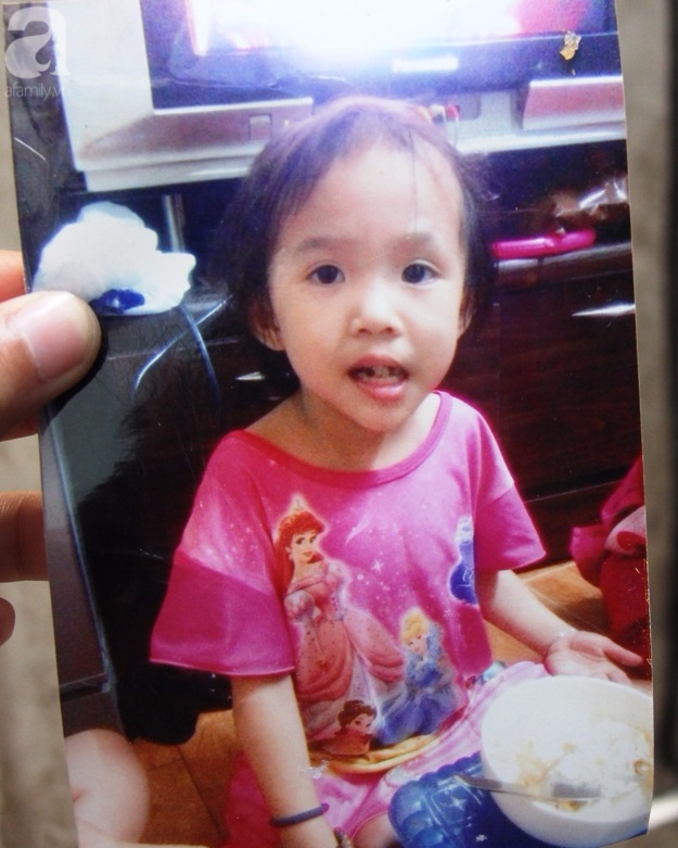 TP.HCM: Xin bố đi tìm mẹ dưới mưa, bé gái 6 tuổi mất tích bí ẩn - Ảnh 6.
