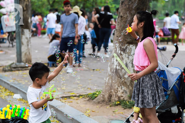 Chùm ảnh: Hà Nội thanh bình yên ả trong ngày Tết độc lập - Ảnh 7.