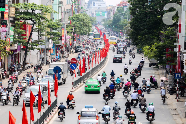 Chùm ảnh: Hà Nội thanh bình yên ả trong ngày Tết độc lập - Ảnh 1. Chùm ảnh: Hà Nội thanh bình yên ả trong ngày Tết độc lập - Ảnh 1.