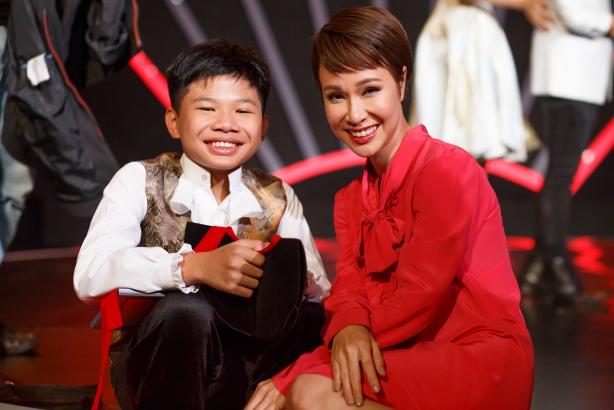Uyên Linh, Thanh Bùi phấn khích vì cô bé xinh xắn hát cực hay - Ảnh 15.