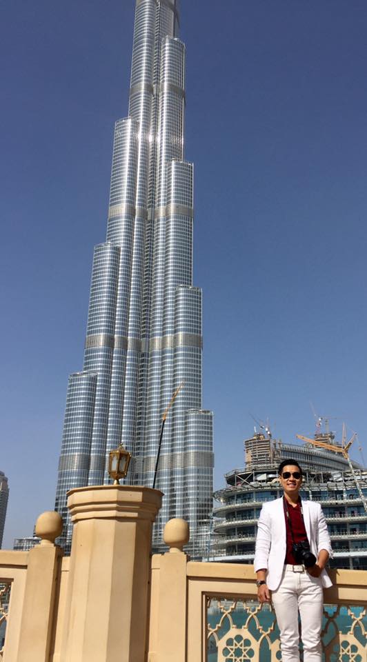 Nguyên Khang ăn bánh dát vàng, thăm nhà chọc trời ở Dubai - Ảnh 9.