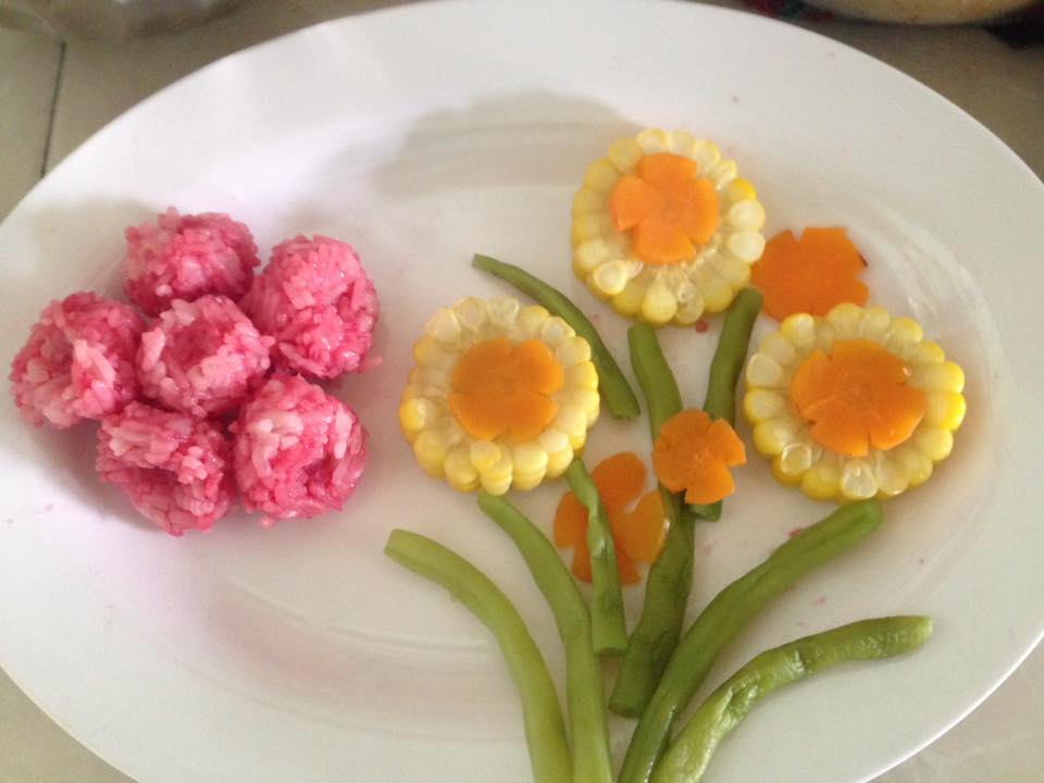 Học lỏm mẹ Việt cách trang trí món ăn dặm cho con đầy màu sắc