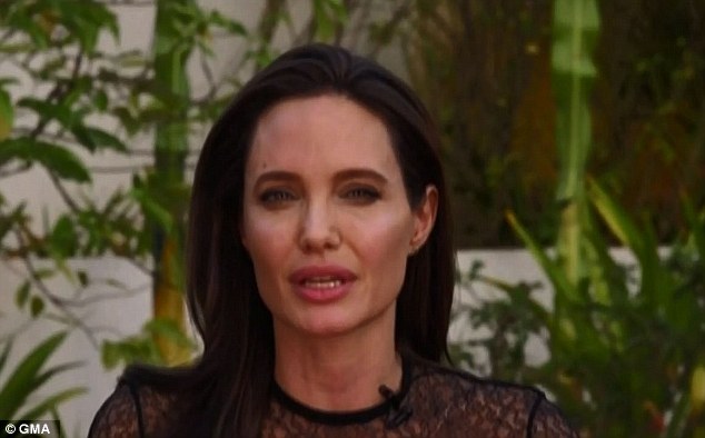 Angelina Jolie tự hào nói về con trai nuôi gốc Việt Pax Thiên - Ảnh 1.