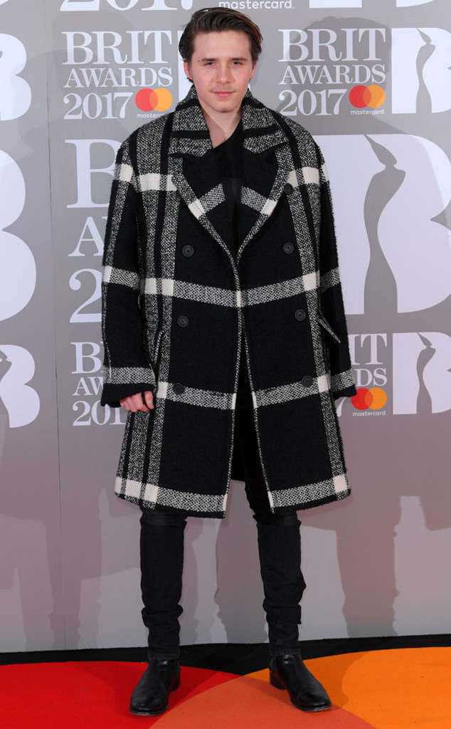 Bạn gái Orlando Bloom gợi cảm trên thảm đỏ Brit Awards 2017  - Ảnh 10.