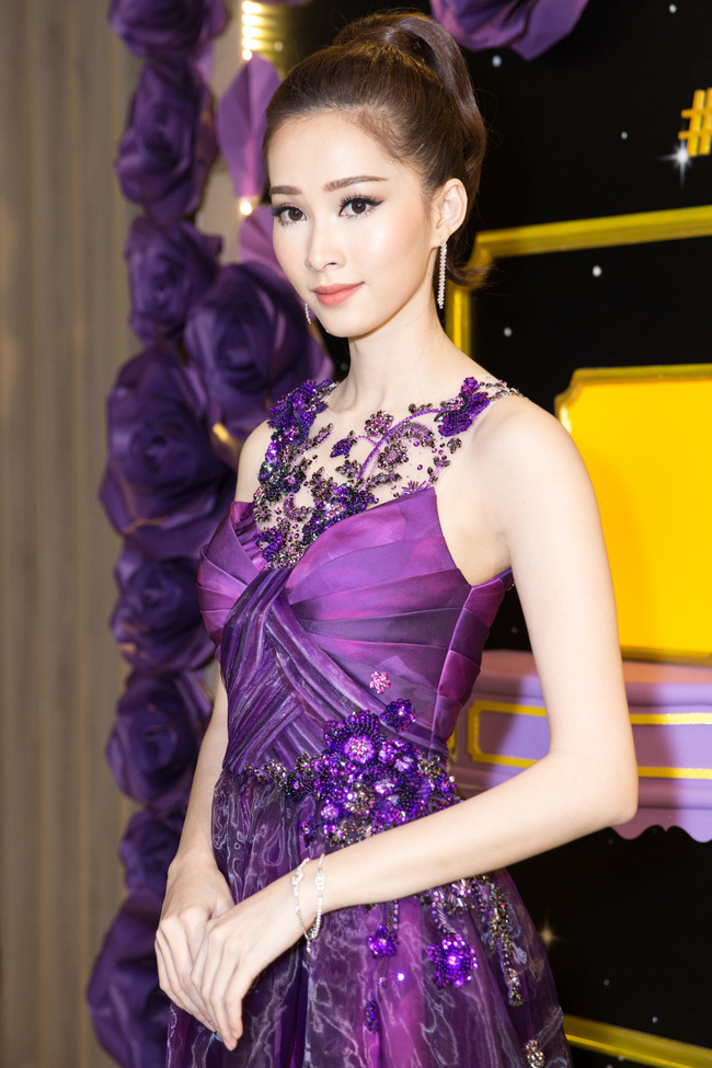 Bị chê khi nói tiếng Anh, Hoa hậu Đặng Thu Thảo thừa nhận thực sự buồn - Ảnh 1.