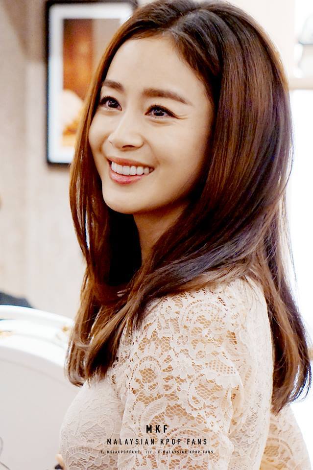 Kim Tae Hee lần đầu trải lòng chuyện bầu bí và cuộc sống cùng bố mẹ chồng sau đám cưới - Ảnh 1.