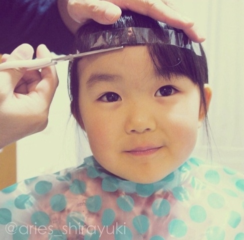 Có những em bé chỉ nhờ… cắt tóc cũng nổi rần rần khắp mạng xã hội - Ảnh 14.