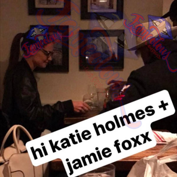 Katie Holmes bị bắt gặp hẹn hò lãng mạn với nam diễn viên da màu Jamie Foxx - Ảnh 1.