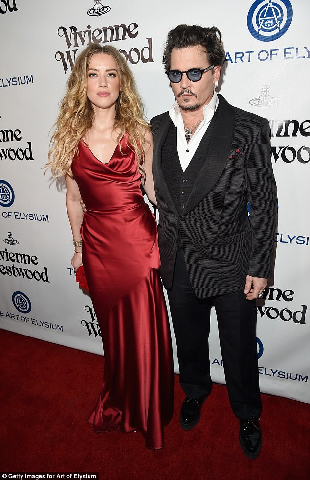 Mới hẹn hò chưa lâu, vợ cũ Johnny Depp được bạn trai tỷ phú tặng xe hơi  - Ảnh 3.