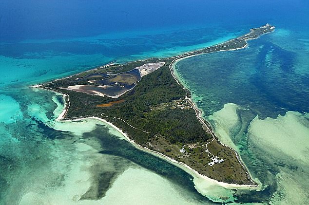 David Beckham chi hàng trăm tỉ mua một hòn đảo tặng bà xã kỷ niệm 20 năm gặp gỡ  - Ảnh 2.