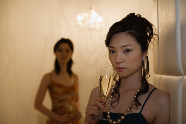 &ldquo;Nếu đ&atilde; chiếm được, em h&atilde;y cố m&agrave; giữ cho chặt&rdquo; - Ảnh 1.