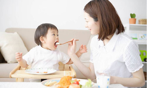 Chuyên gia dinh dưỡng chỉ ra 6 cách giúp trẻ ăn uống đầy hào hứng - Ảnh 4.