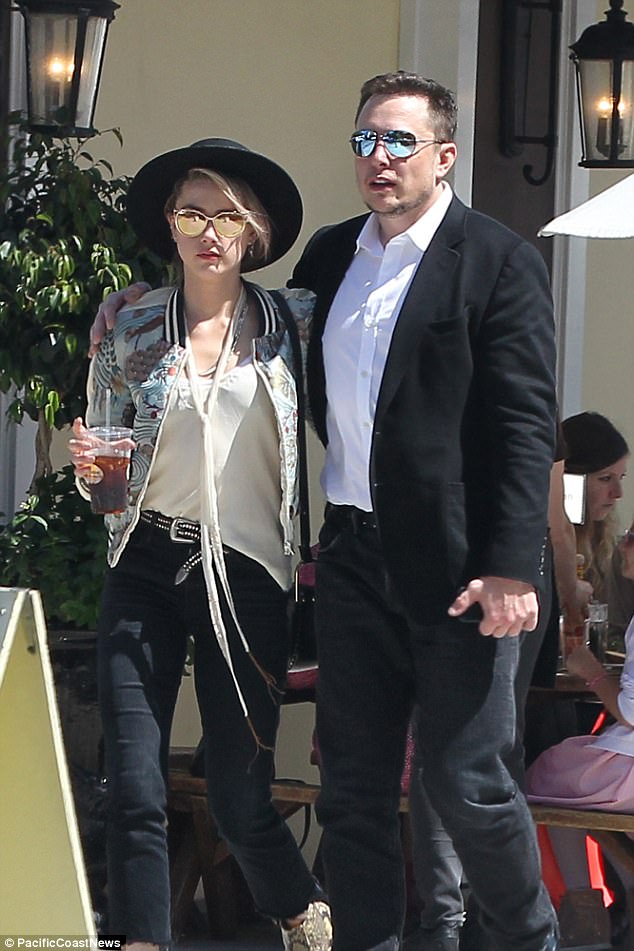 Vợ cũ của Johnny Depp “dính như sam” với người tình tỷ phú Elon Musk - Ảnh 4.