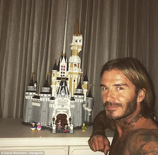 David Beckham lọ mọ ngày đêm làm lâu đài cho con gái Harper - Ảnh 1.