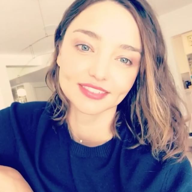 Chỉ xuống phố thôi mà Miranda Kerr cũng xinh đẹp ngất ngây như thế này - Ảnh 5.